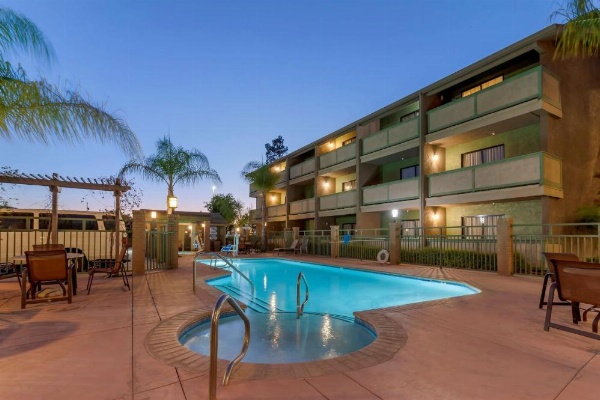 Best Western Plus Forest Park Inn image 22